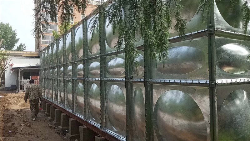 鍍鋅（xīn）板水箱